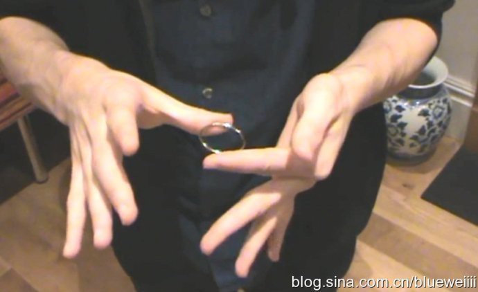 (image for) Oliver Smith - Ring Throw