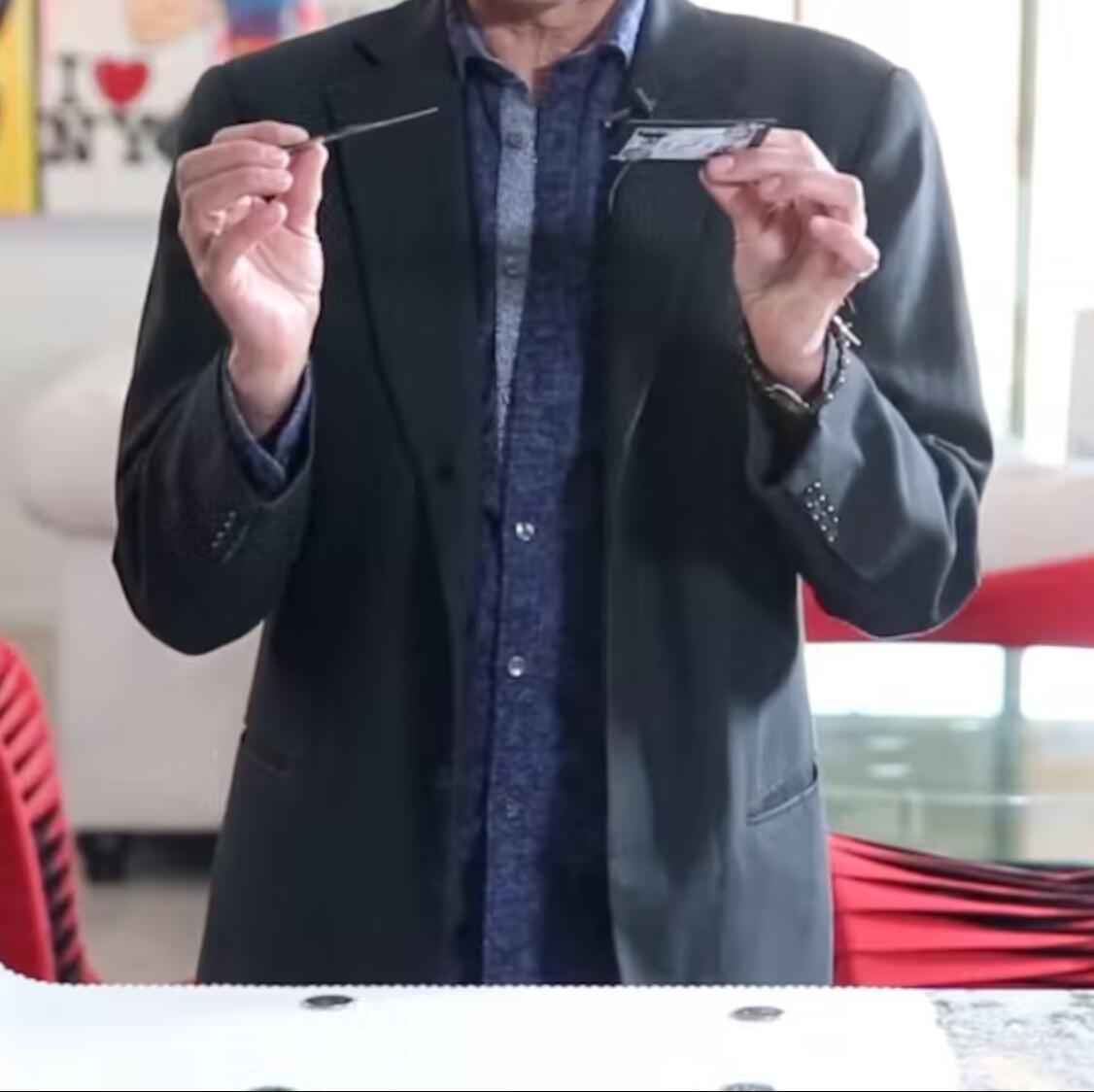 Rocco Silano - Four Coins and Two Cards Matrix (Using Finger Palm)