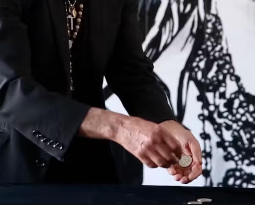 Rocco Silano - Flying Eagle Routine (Six Coins Across Only Using Classic Palm)