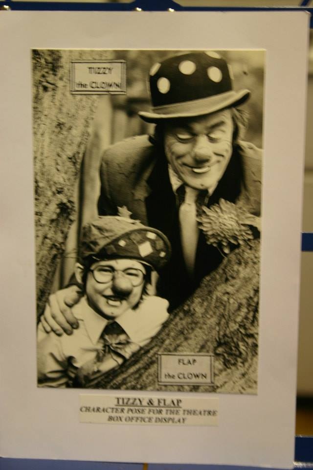 Jonathan Royle - Tizzy & Flaps Clown Gags & Skits For Circus Or Stage (image for) Jonathan Royle - Tizzy & Flaps Clown Gags & Skits For Circus Or Stage
