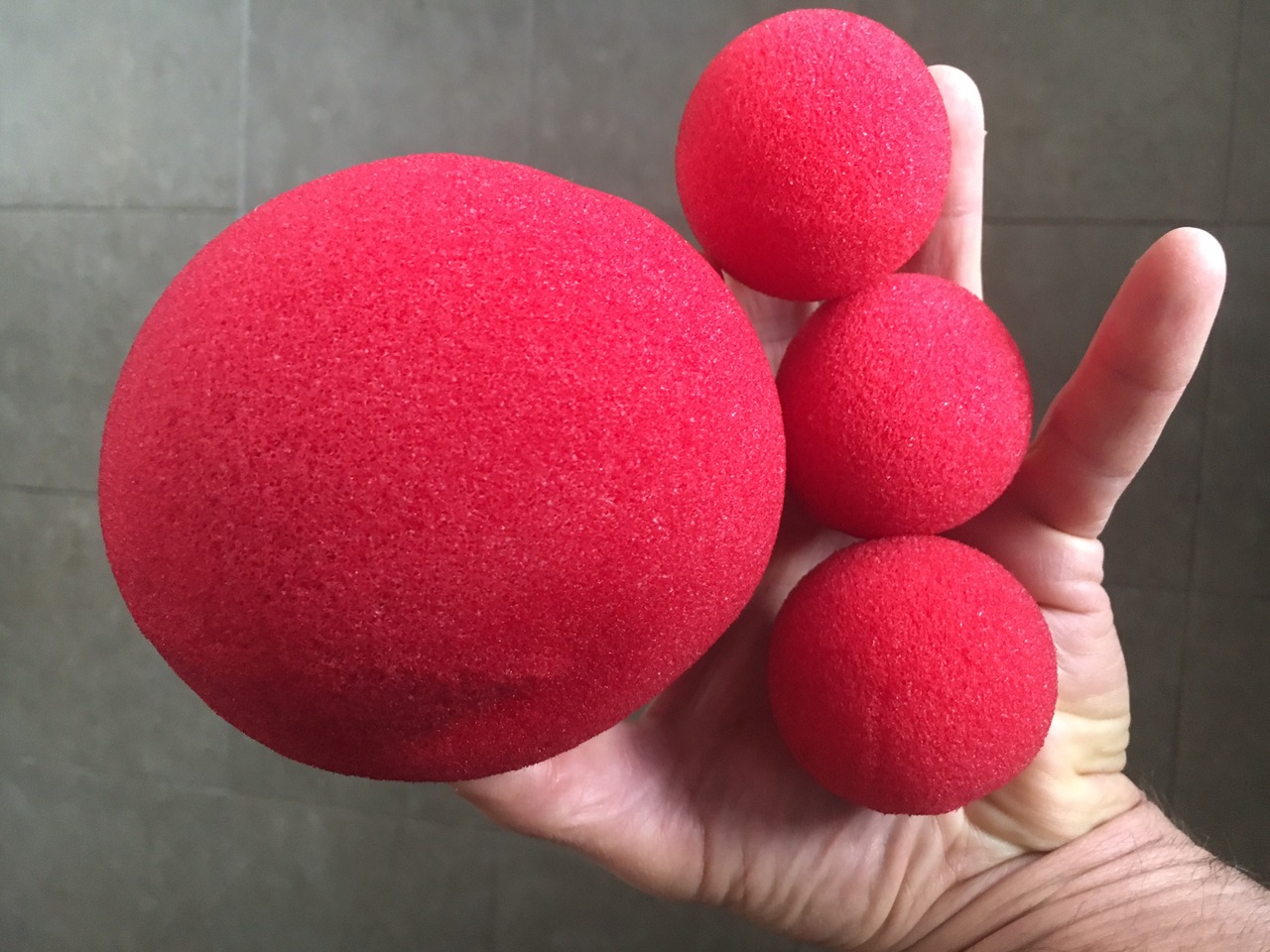 (image for) Tony Clark - Sponge Balls Routine
