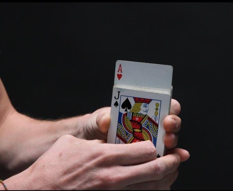 (image for) Filippo Carullo & Magianova - RISING CARD CHANGE (NO GIMMICK)